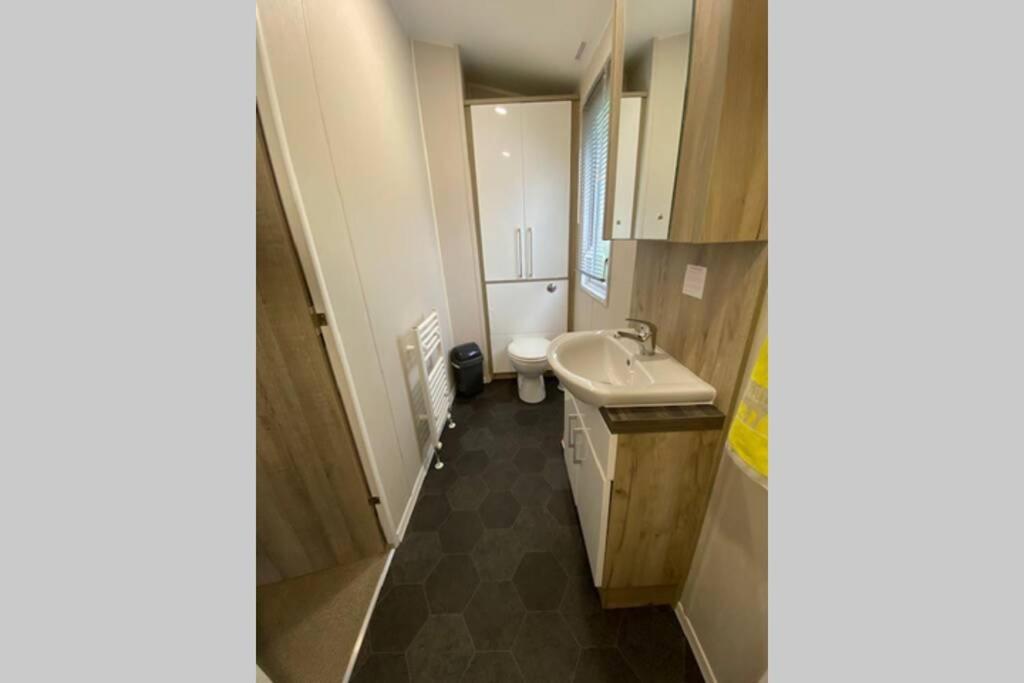 Glade Lodge- North Devon Coast, Bideford Bay Caravan Park Exterior foto